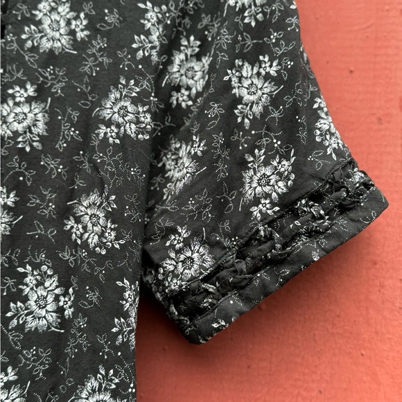 Vintage 90s dress Small XS black floral midi rayon lacing buttons short sleeve - Picture 11 of 13